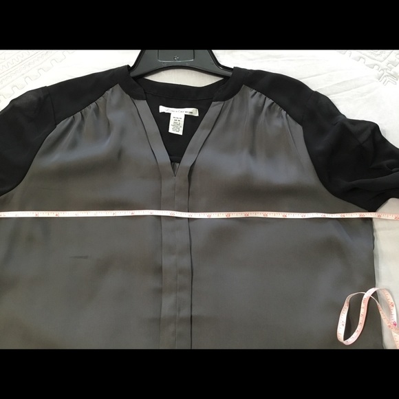 Kenneth Cole Chiffon/Satiny Blouse 🎖HP🎖 - Picture 8 of 14